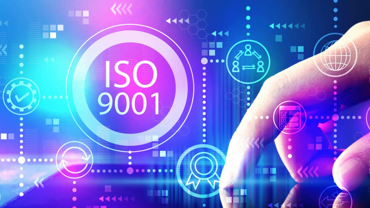 Qual é a diferença entre a ISO 9000 e a ISO 9001?